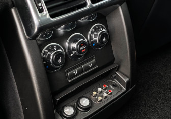 Подержанный автомобиль Land Rover Range Rover 2011 года (17 фото)