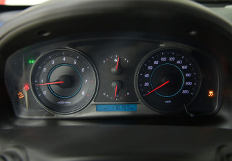 Подержанный автомобиль Chevrolet Captiva 2013 года (10 фото)