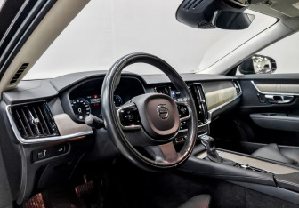 Подержанный автомобиль Volvo S90 2021 года (16 фото)