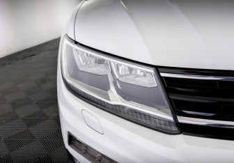 Подержанный автомобиль Volkswagen Tiguan 2017 года (17 фото)