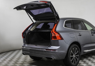 Подержанный автомобиль Volvo XC60 2020 года (15 фото)