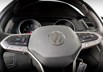 Подержанный автомобиль Volkswagen Tiguan 2021 года (27 фото)