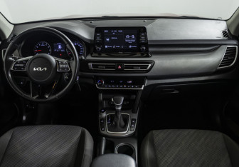 Подержанный автомобиль Kia Seltos 2021 года (11 фото)