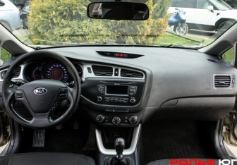 Подержанный автомобиль Kia Ceed Hatchback 2012 года (10 фото)