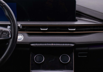 Подержанный автомобиль Exeed LX 2022 года (14 фото)