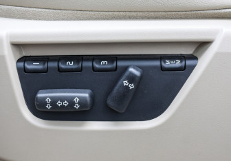 Подержанный автомобиль Land Rover Freelander 2012 года (22 фото)