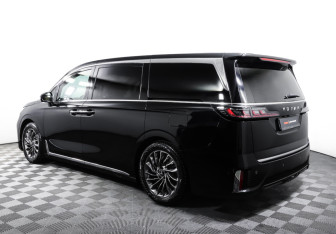 Подержанный автомобиль Voyah Dream 2023 года (7 фото)