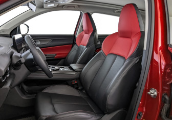 Подержанный автомобиль Changan UNI-S 2024 года (20 фото)