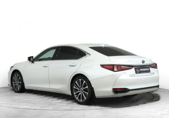 Подержанный автомобиль Lexus ES 2019 года (7 фото)