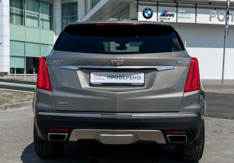 Подержанный автомобиль Cadillac XT5 2018 года (6 фото)