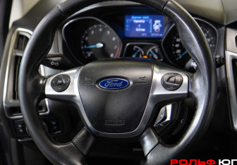 Подержанный автомобиль Ford Focus Wagon 2012 года (11 фото)