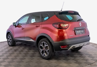 Подержанный автомобиль Renault Kaptur 2020 года (7 фото)