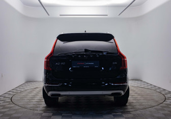 Подержанный автомобиль Volvo XC90 2015 года (6 фото)