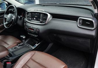Подержанный автомобиль Kia Sorento 2019 года (7 фото)