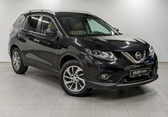 Подержанный автомобиль Nissan X-Trail 2015 года (3 фото)