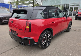 Новый MINI Countryman 2024 (3 фото)