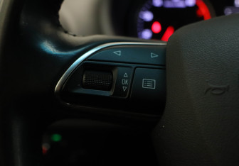 Подержанный автомобиль Audi A3 Hatchback 2015 года (11 фото)