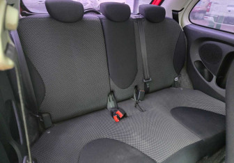 Подержанный автомобиль Nissan Micra Hatchback 2007 года (11 фото)