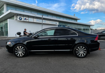 Подержанный автомобиль Volvo S80 2013 года (8 фото)