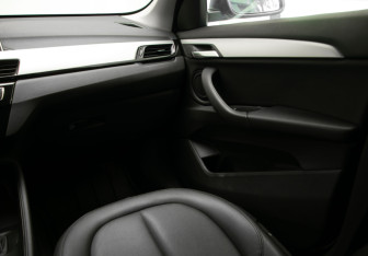 Подержанный автомобиль BMW X1 2015 года (27 фото)