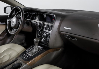 Подержанный автомобиль Audi A5 Coupe 2014 года (9 фото)
