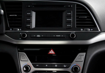 Подержанный автомобиль Hyundai Elantra Sedan 2018 года (10 фото)