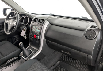 Подержанный автомобиль Suzuki Grand Vitara 2012 года (11 фото)
