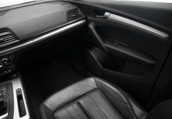 Подержанный автомобиль Audi Q5 2020 года (26 фото)