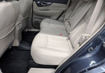 Подержанный автомобиль Nissan X-Trail 2018 года (17 фото)