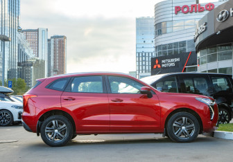 Подержанный автомобиль Haval Jolion 2023 года (3 фото)
