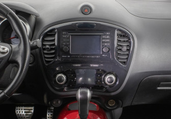 Подержанный автомобиль Nissan Juke 2011 года (14 фото)