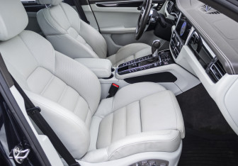 Подержанный автомобиль Porsche Macan 2019 года (20 фото)