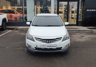 Подержанный автомобиль Hyundai Solaris Hatchback 2014 года (2 фото)
