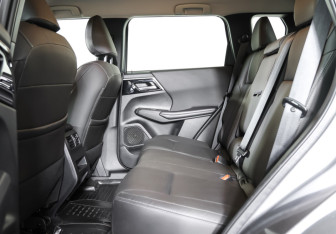 Подержанный автомобиль Mitsubishi Outlander 2022 года (12 фото)