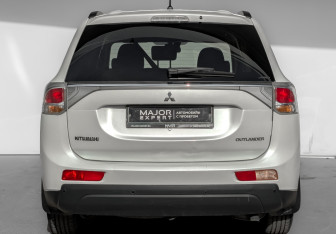Подержанный автомобиль Mitsubishi Outlander 2013 года (6 фото)
