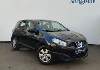 Подержанный автомобиль Nissan Qashqai 2013 года (3 фото)