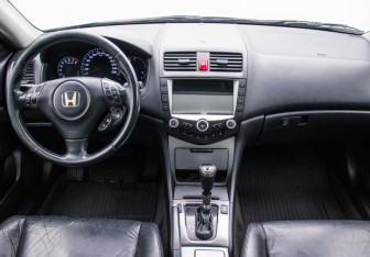 Подержанный автомобиль Honda Accord Sedan 2007 года (13 фото)