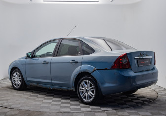 Подержанный автомобиль Ford Focus Sedan 2008 года (3 фото)