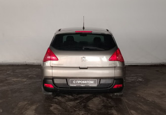 Подержанный автомобиль Peugeot 3008 2010 года (5 фото)