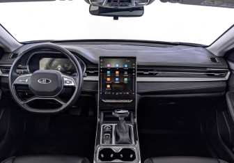 Подержанный автомобиль Москвич 6 2023 года (14 фото)