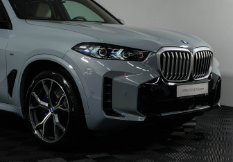 Подержанный автомобиль BMW X5 2025 года (28 фото)
