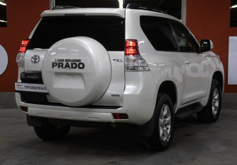 Подержанный автомобиль Toyota Land Cruiser Prado 2012 года (5 фото)