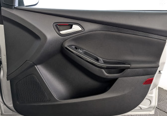 Подержанный автомобиль Ford Focus Wagon 2018 года (25 фото)