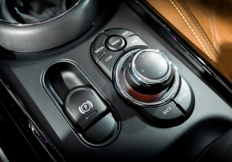 Подержанный автомобиль MINI Clubman Wagon 2022 года (26 фото)