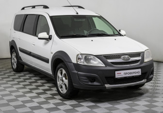 Подержанный автомобиль LADA (ВАЗ) Largus Wagon 2019 года (3 фото)