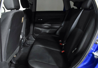 Подержанный автомобиль Mitsubishi ASX 2014 года (15 фото)