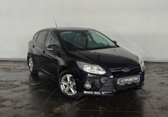 Подержанный автомобиль Ford Focus Hatchback 2012 года (3 фото)