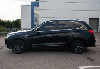 Подержанный автомобиль BMW X3 2010 года (8 фото)