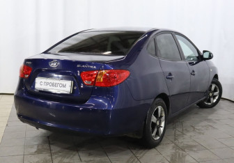 Подержанный автомобиль Hyundai Elantra Sedan 2008 года (4 фото)