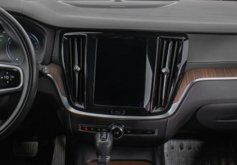 Подержанный автомобиль Volvo V60 Cross Country 2021 года (14 фото)